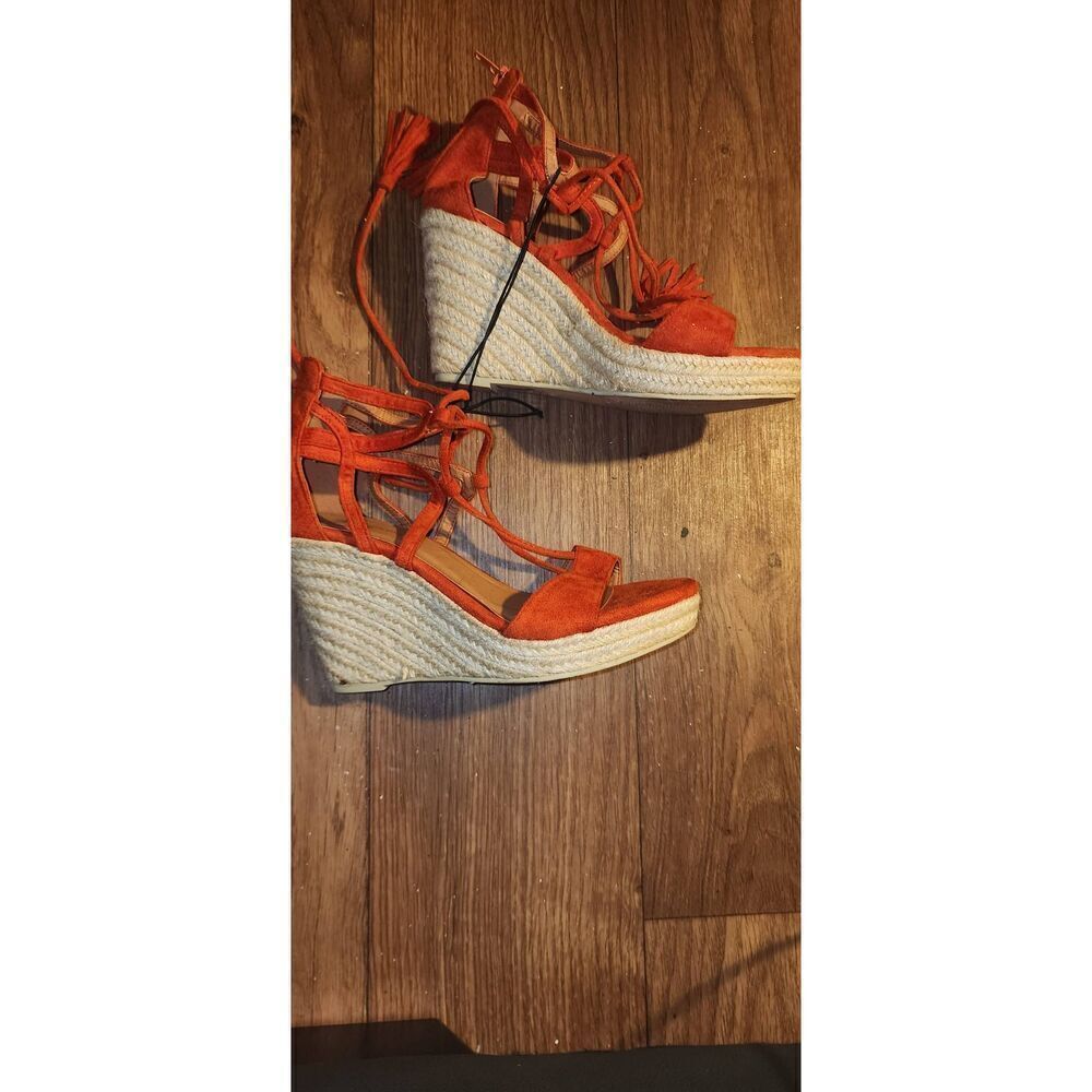 HOOKED ORANGE SANDALS